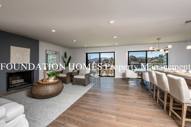 Building Photo - Top Floor 2BD/2BA Waterfront Luxury in Greenwood Cove!  Pool!  Parking!  FOUNDATION
