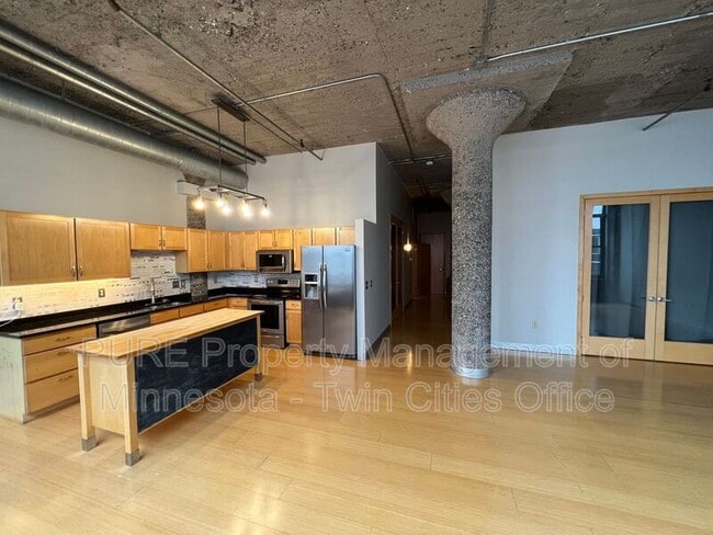 Building Photo - 521 S 7th St