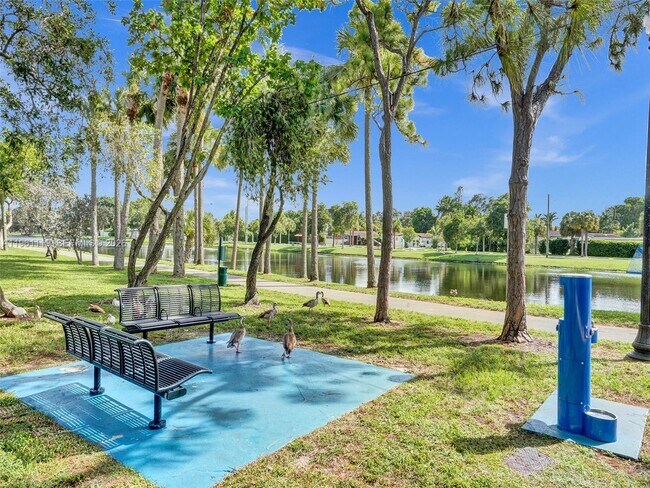 Building Photo - 17791 NE 13th Ave