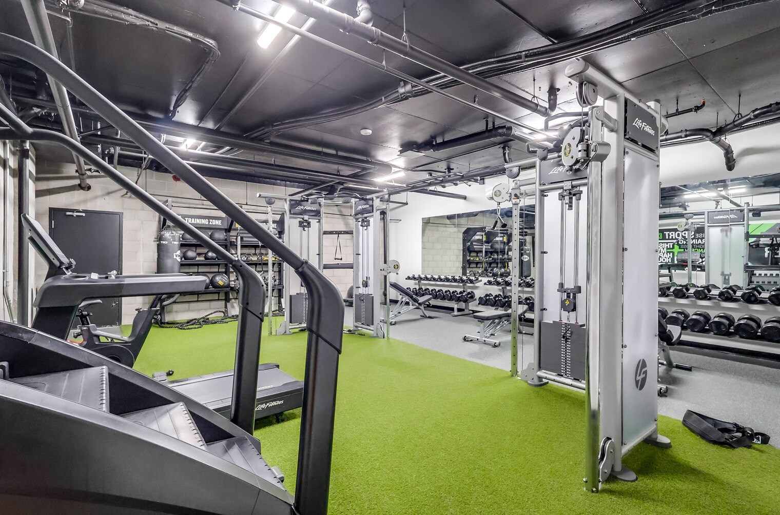 Building Photo - 3630 Overland Ave