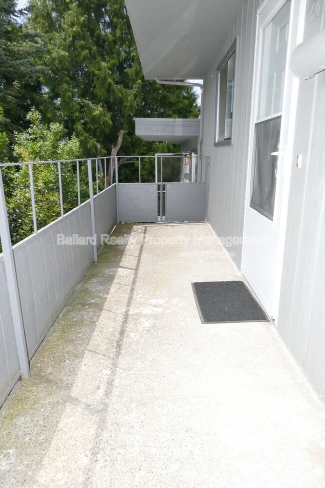 Building Photo - 6035 4th Ave NW
