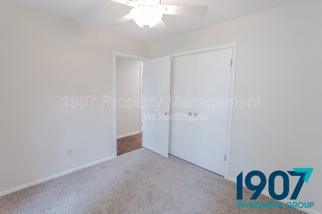 Building Photo - 1008 NW 7th Pl