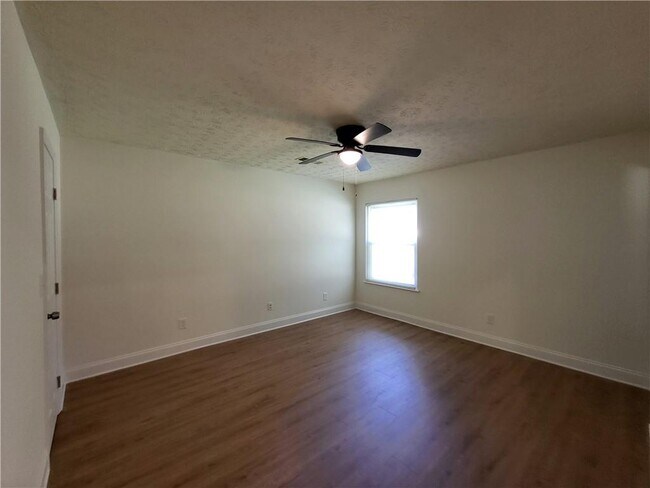 Building Photo - 686 Alex Way SW