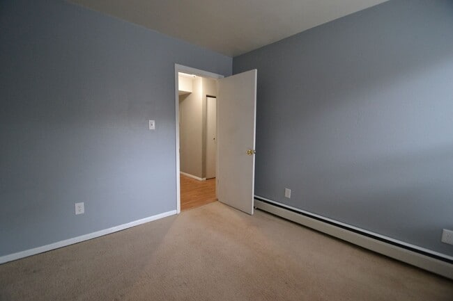 Building Photo - 4417 Carefree Cir N
