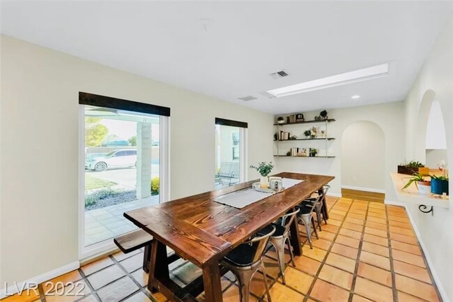 Building Photo - COMING SOON: Single Story 5 Bd, 4 Bth, Inc...
