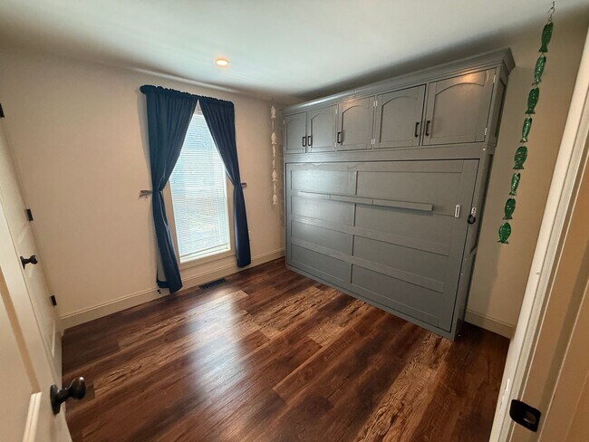 Building Photo - 2108 Veterans Dr
