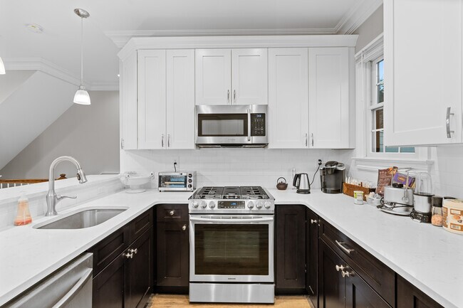 Building Photo - 4 Central Ave