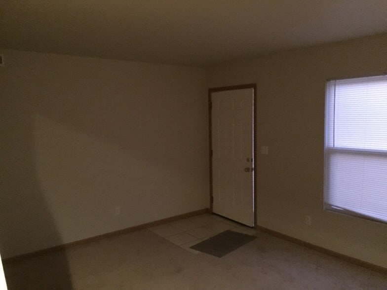 Building Photo - 1250 Rockridge Ln