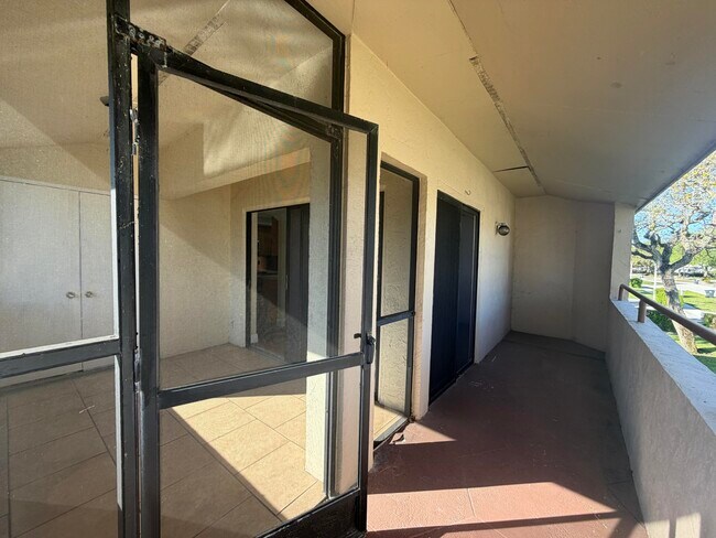 Building Photo - 12661 Westhampton Cir