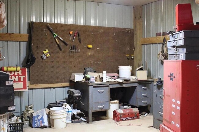 Building Photo - 333 GA-11