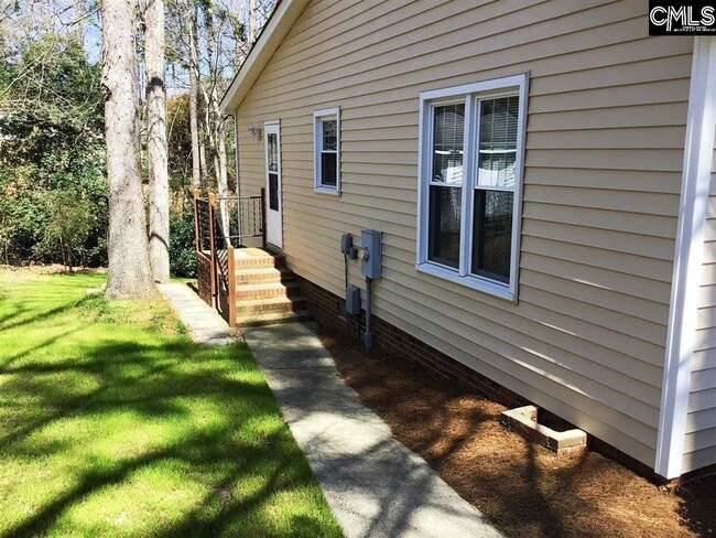 Building Photo - 241 Teesdale Ct