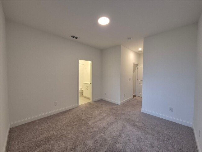 Building Photo - 5234 Riden Ct