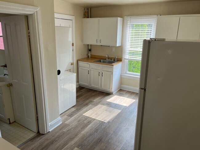 Building Photo - 228 S. Locust Street