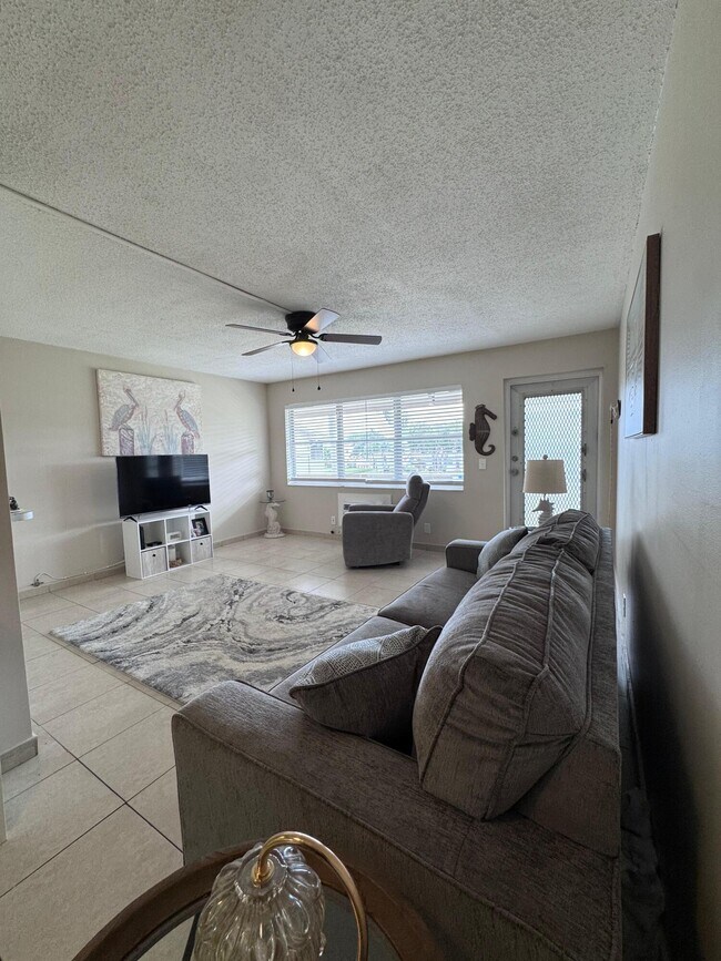 Building Photo - 16 Sussex A