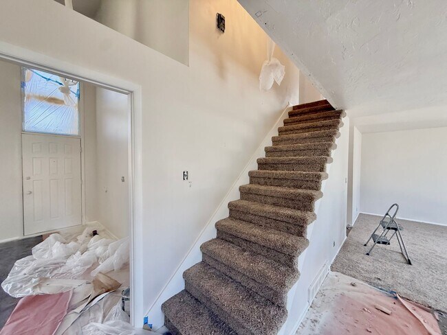 Building Photo - 6424 S Westridge St