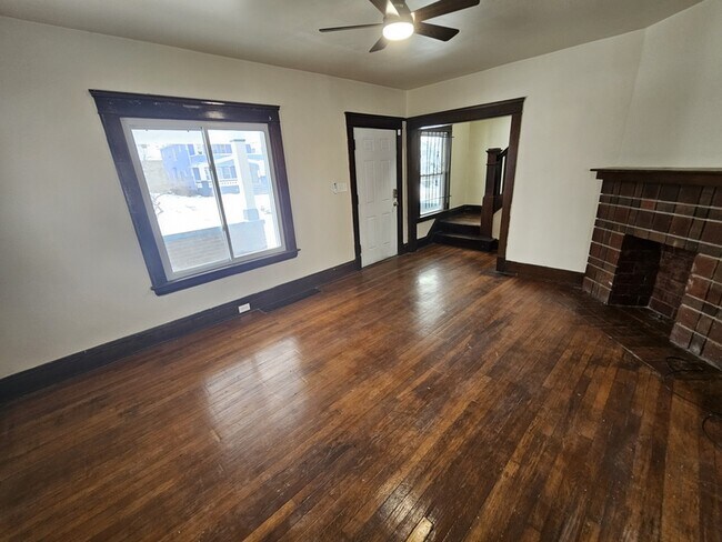 Building Photo - 3386 E 134th St