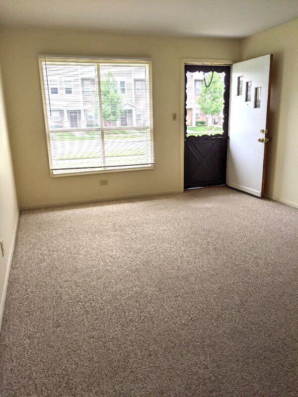 Building Photo - 2433 Normandy Rd