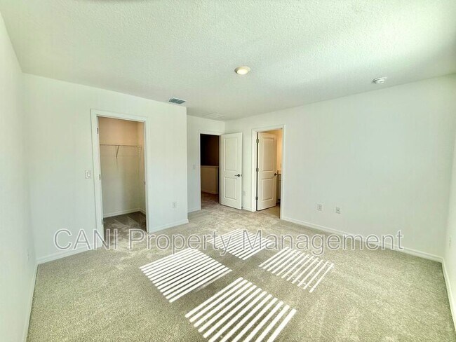 Building Photo - 212 Riverfront Wy