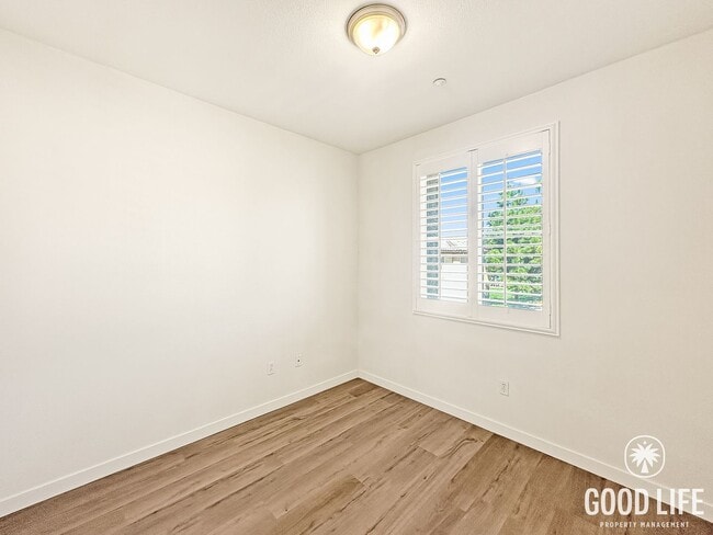 Building Photo - 3-Level 3BR Otay Ranch Home | 1,602 Sq Ft with Garage, Balcony & Gated Community