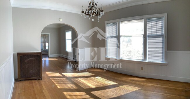 Building Photo - Large home/3bed 3 bath with bonus/office room just outside of PSNS and close to Bremerton Ferry