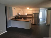 Building Photo - Beautiful 3 Bedroom Mid Century Modern Hom...