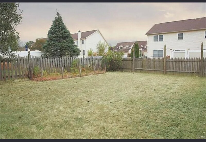 Building Photo - 2635 Upper Way