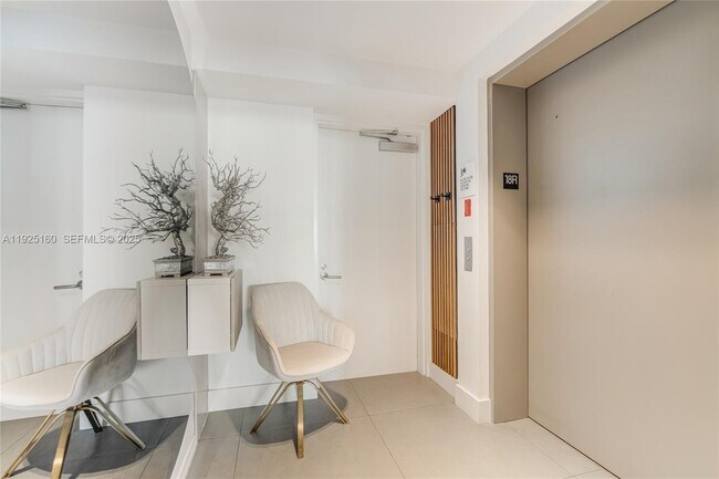 Building Photo - 460 NE 28th St