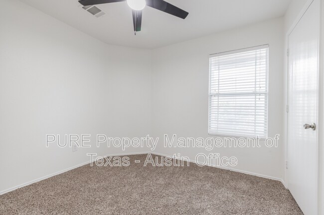 Building Photo - 306 Quail Hollow Dr
