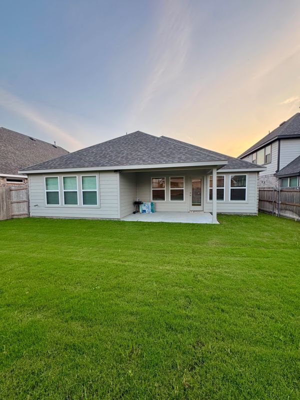 Building Photo - 6325 Fulton Dr