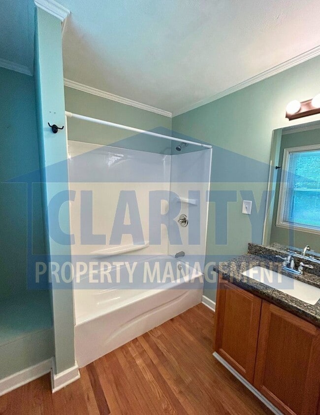 Building Photo - Three bedroom home in Downtown Cleveland!