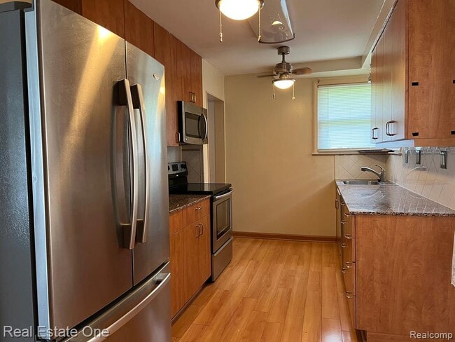 Building Photo - 13630 Balfour Ave