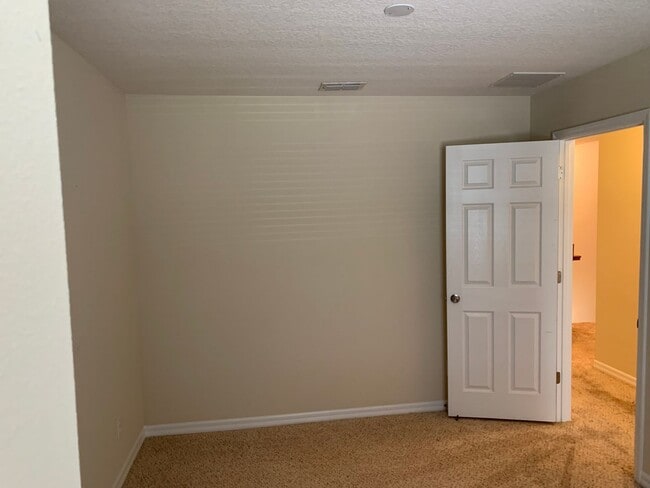 Building Photo - 3 Bedroom, 2.5 bath townhome n Windermere,...