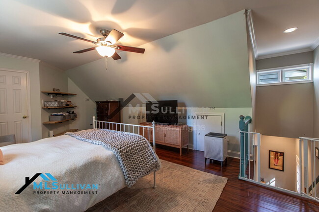 Building Photo - 5623 Lake Elton Rd