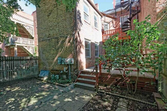 Building Photo - 90 Madison Ave