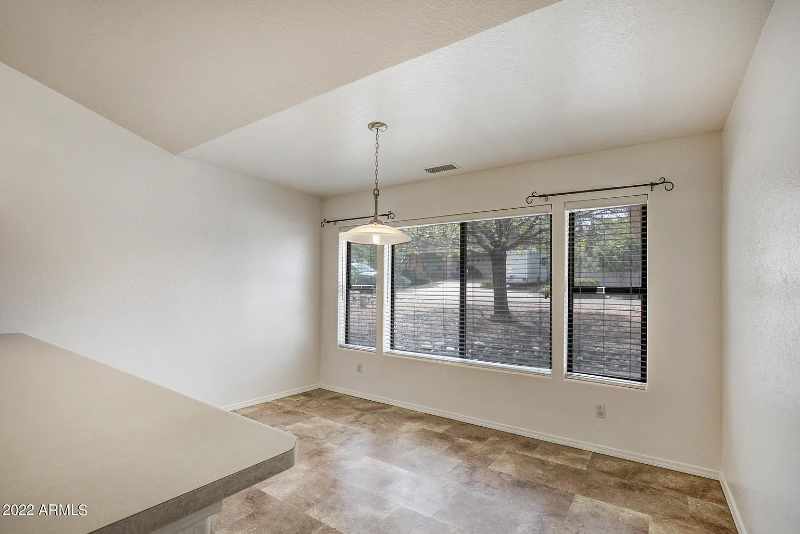 Building Photo - 502 Saguaro Cir