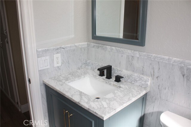 Building Photo - 16540 Wagon Wheel Dr