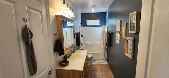 Building Photo - Beautiful Veiws From This Spacious Four Bedroom Home!