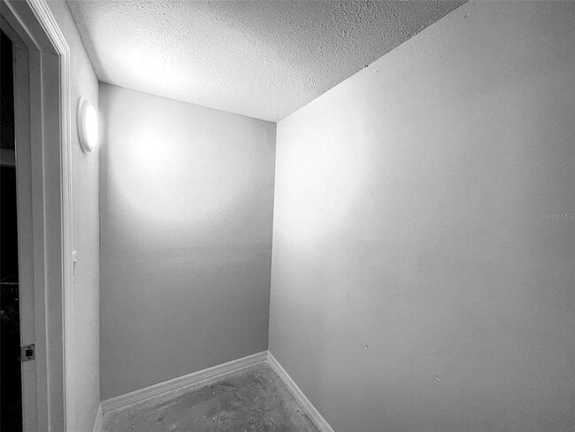 Building Photo - 409 Satsuma Ln