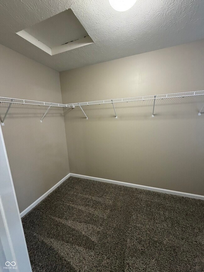 Building Photo - 9660 Angelica Dr