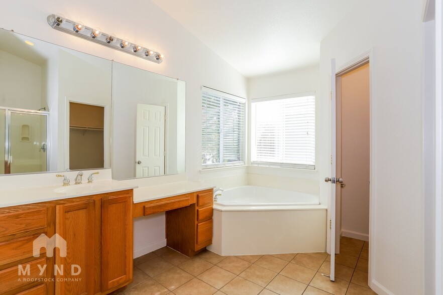 Building Photo - 3654 Innovator Dr