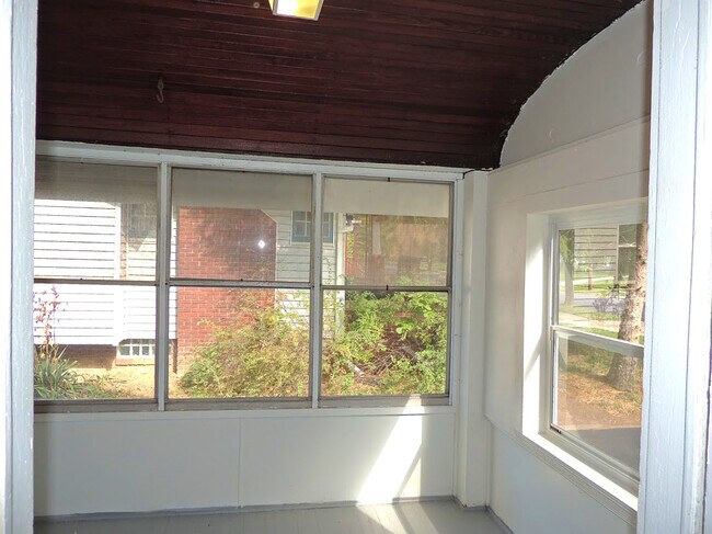 Building Photo - 978 Pembrook Rd