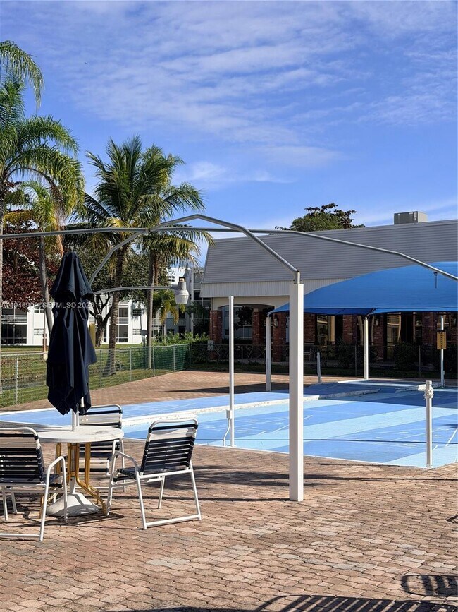 Building Photo - 501 E Dania Beach Blvd