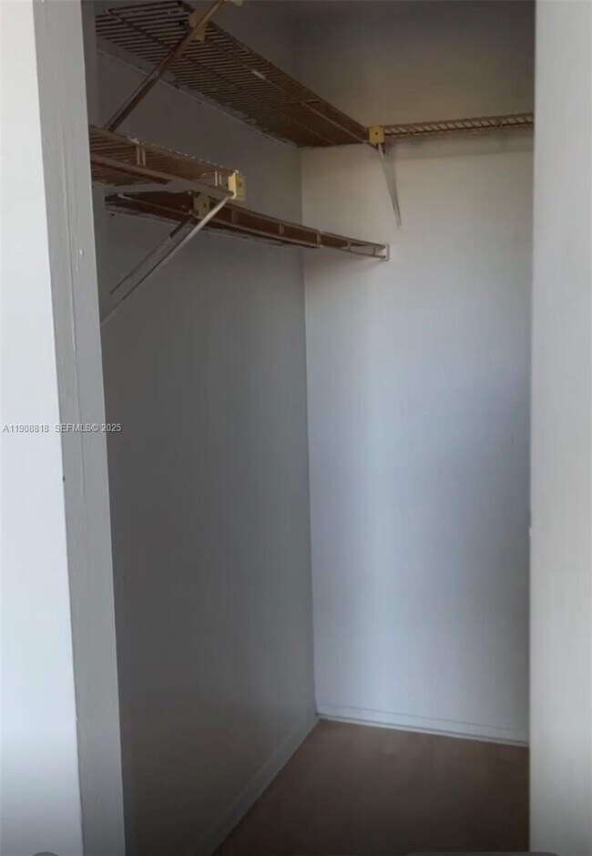 Building Photo - 16851 NE 23rd Ave