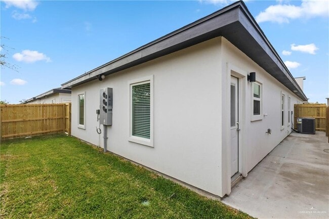 Building Photo - 20 S Links Dr