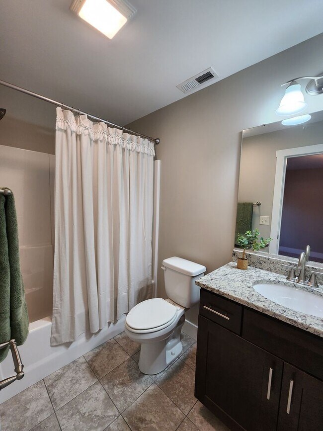 Building Photo - Arden Rental!