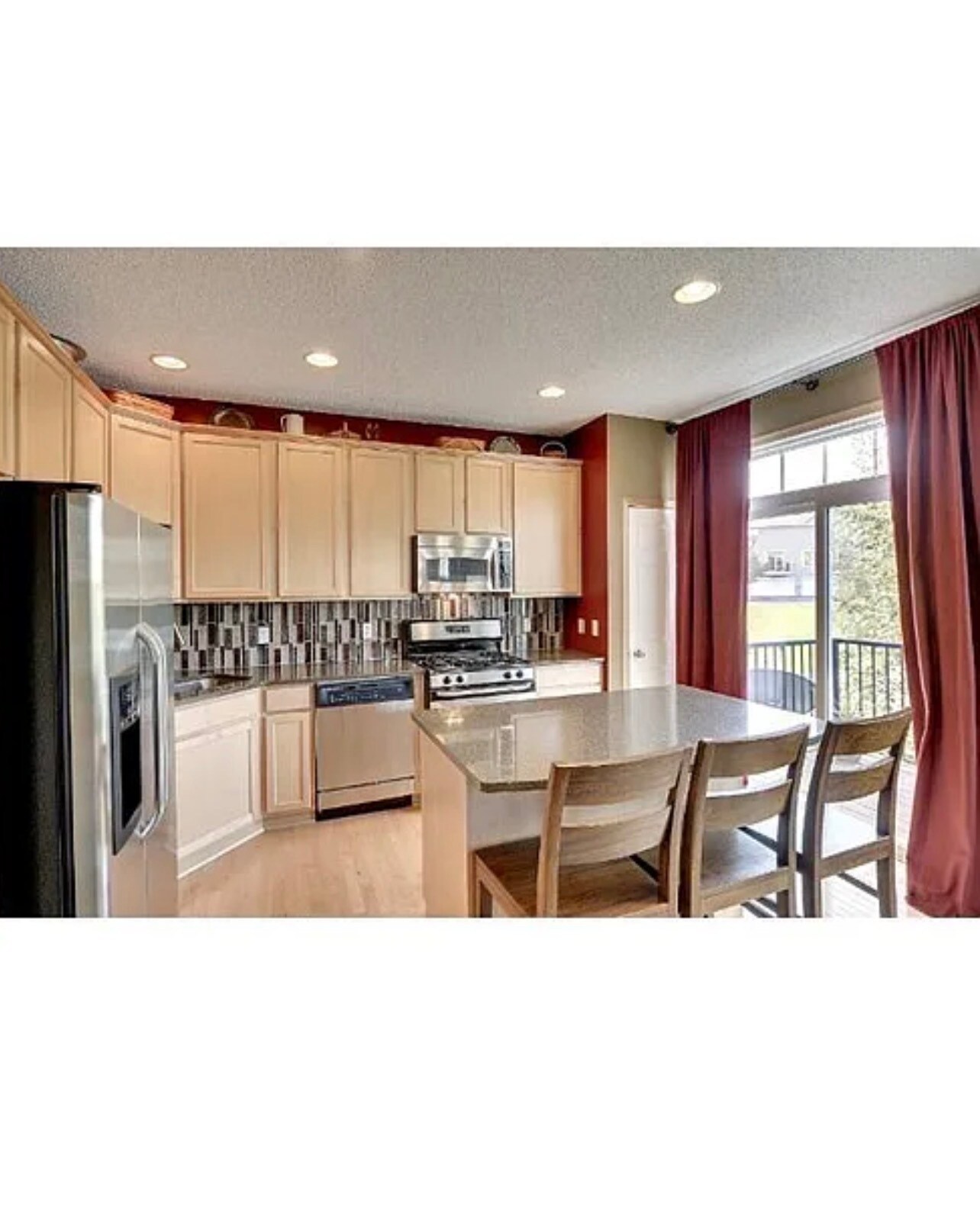 Building Photo - 15524 Lilac Dr