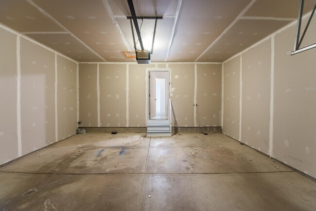 Building Photo - 1563 Scio Ridge Rd