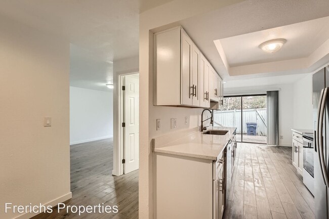 Building Photo - 3 br, 2.5 bath House - 2919 27th St SE