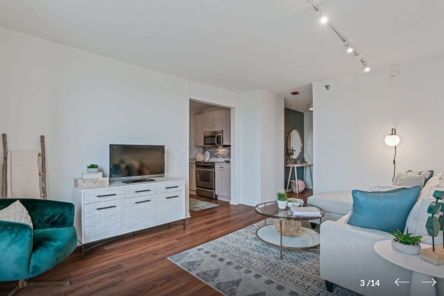 Building Photo - 645 N Kingsbury St