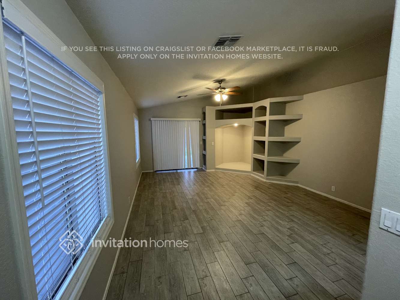 Building Photo - 10728 E Enid Ave